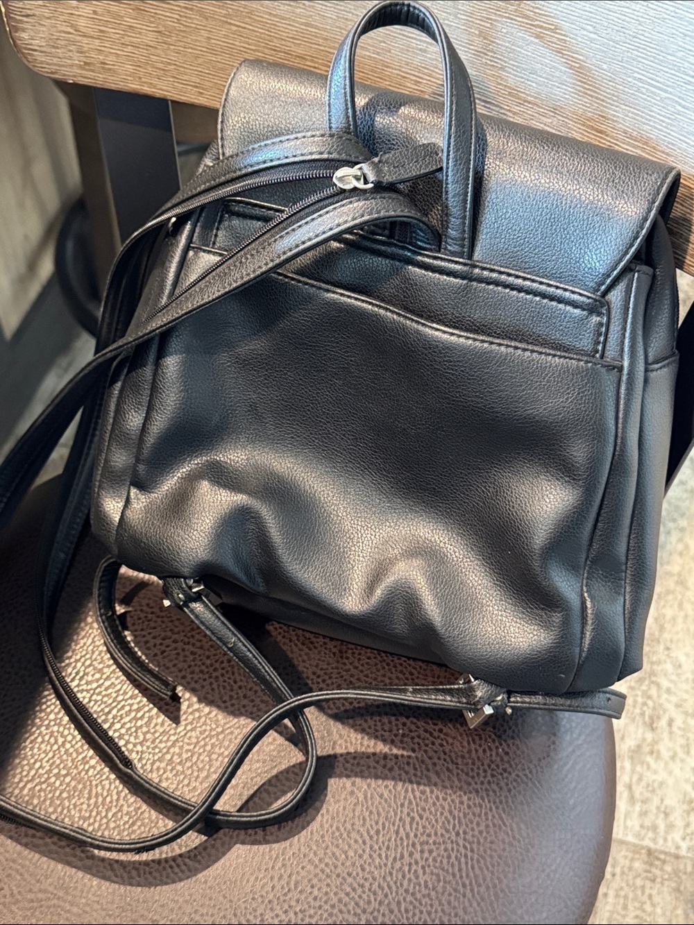 Liz Claiborne Black Leather Backpack with Front Pocket & Silver Hardware GUC - Picture 5 of 6